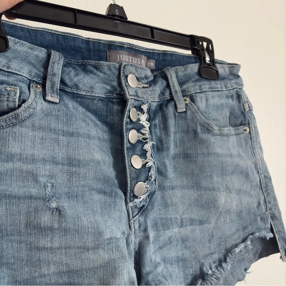 Just Black Magnetic Energy Light Denim Button-Fly Cutoff Shorts | size 29